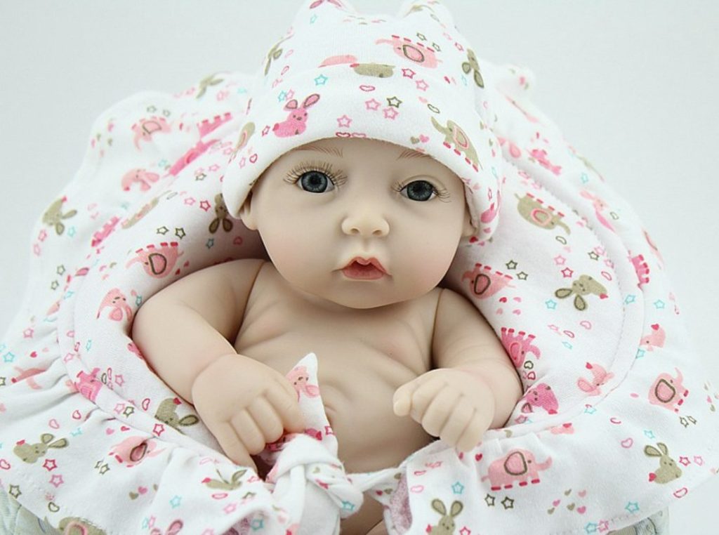 Lifelike Baby Dolls: Realistic Replicas for Play and Collecting插图3